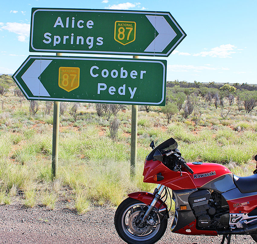 Kawasaki GPz900R central Australia