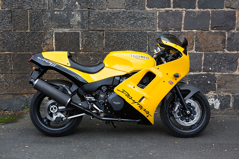 Triumph Daytona Super III