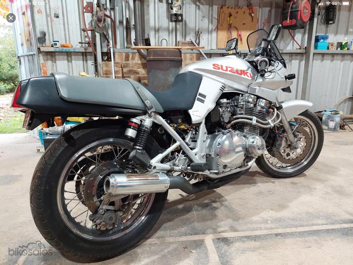 suzuki
                katana