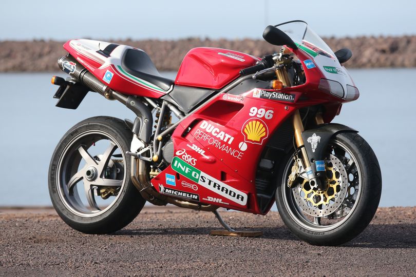 ducati 996 sps
              pista