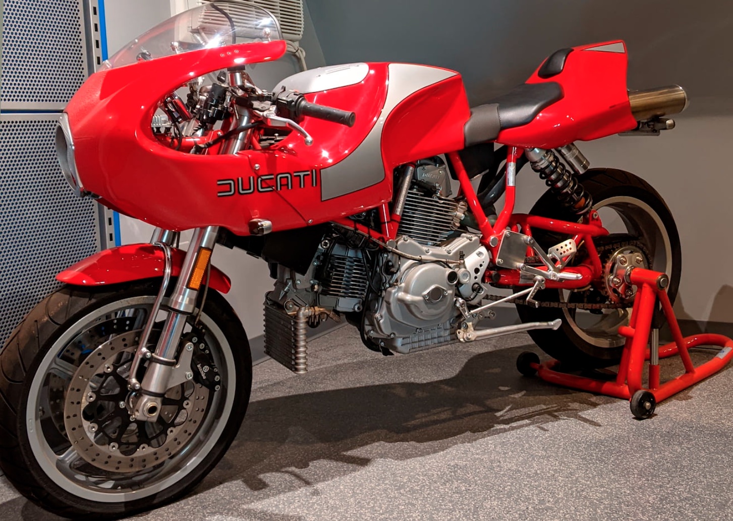 ducati mh900e