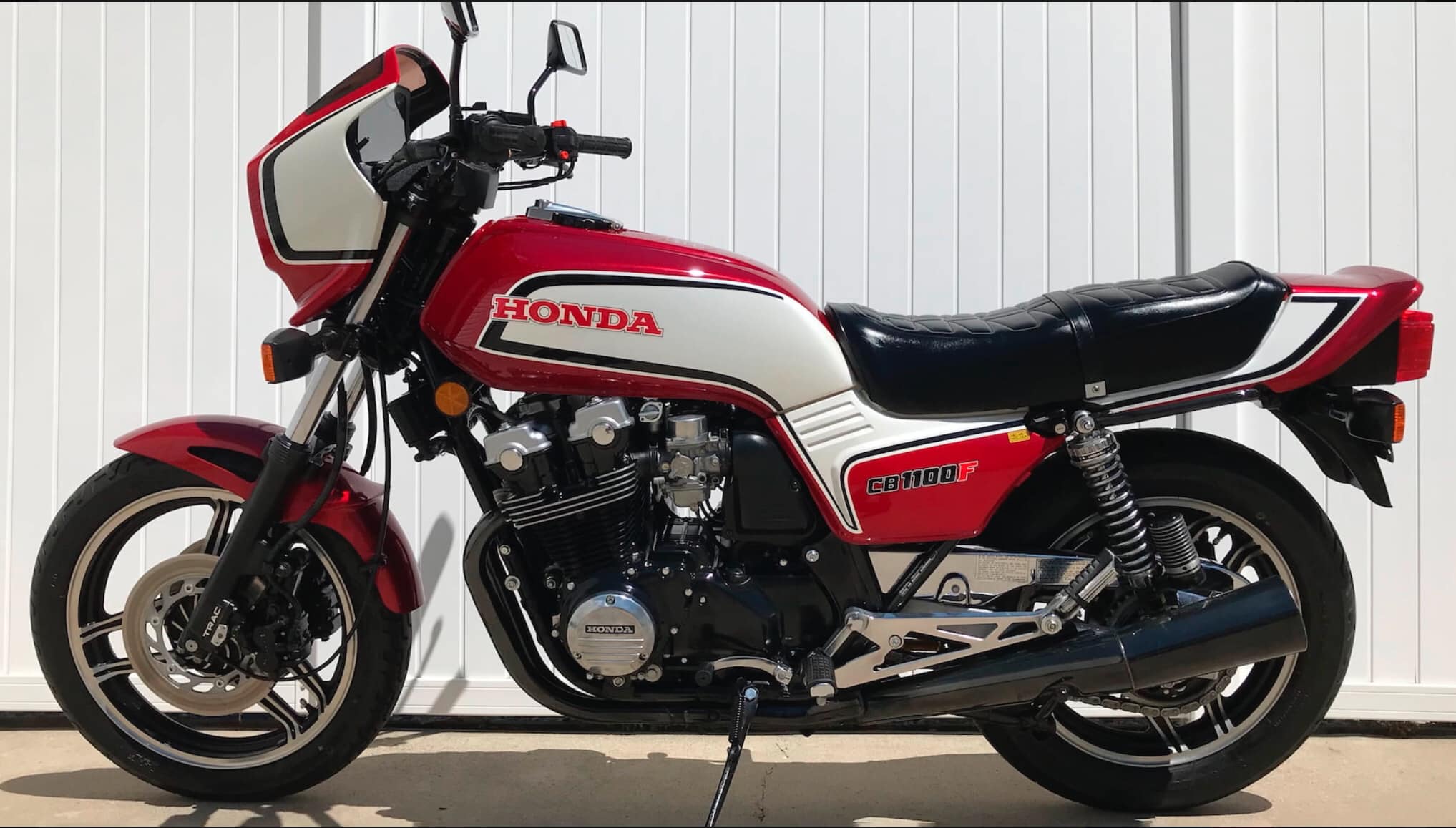 Honda
              cb1100F
