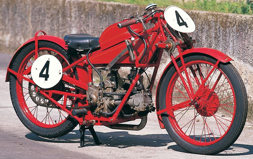 Moto Guzzi
              250 racer