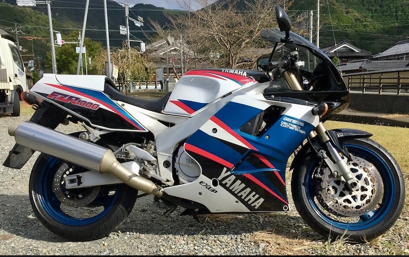 Yamaha
              FZR1000