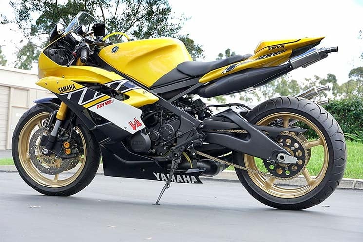 Yamaha R6 RZ500
              hybrid
