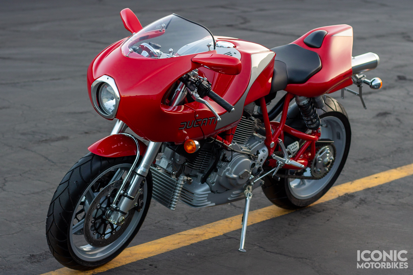 ducati
              mh900e