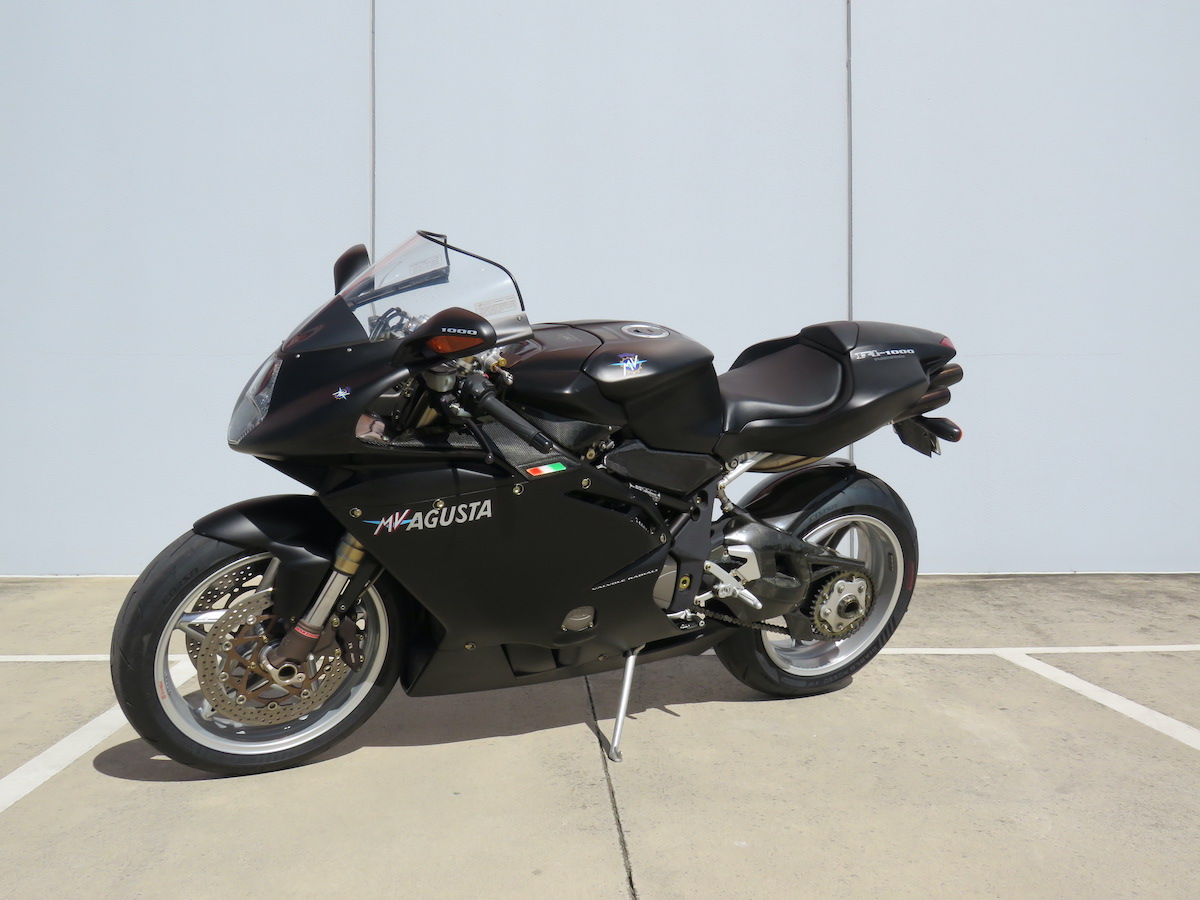 MV
              Agusta F4 1000 Nero