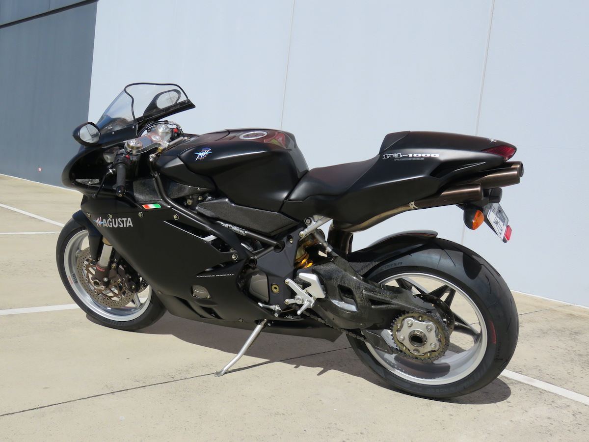mv agusta f4 1000 nero