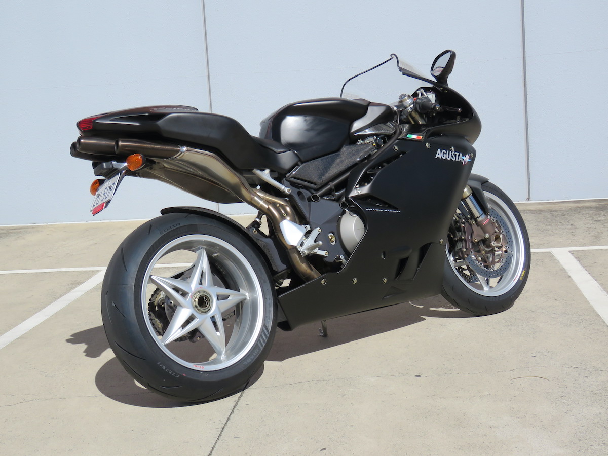 MV
              Agusta F4 1000 Nero