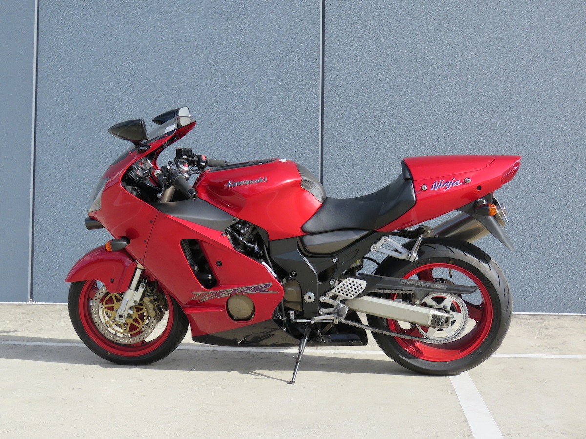 kawasaki
              zx-12r