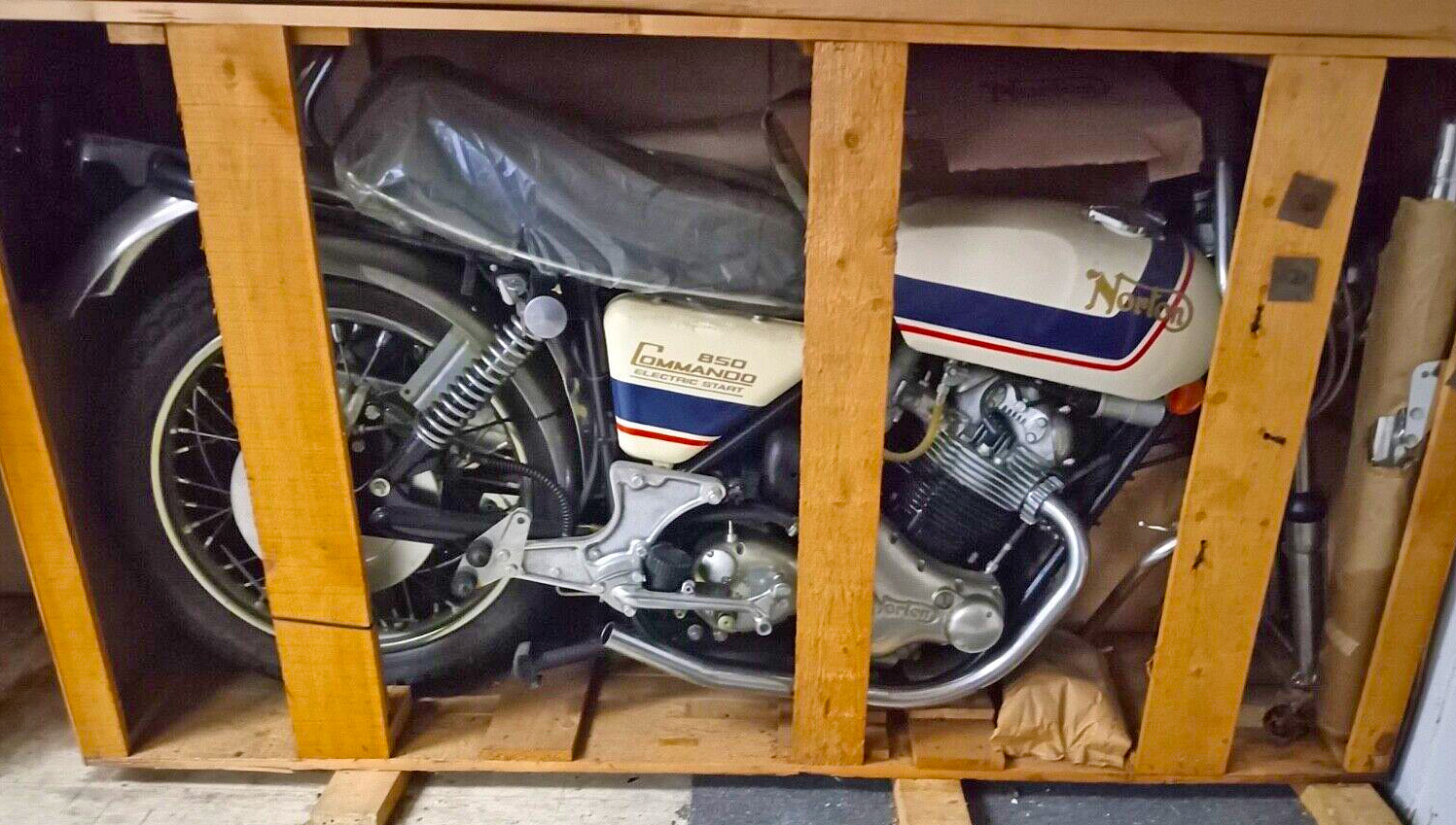 Norton
              Commando