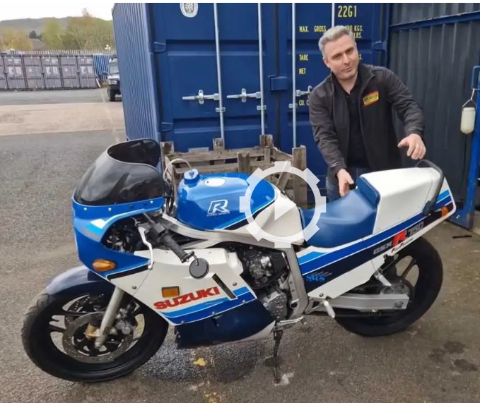 barn find
                motorcycles
