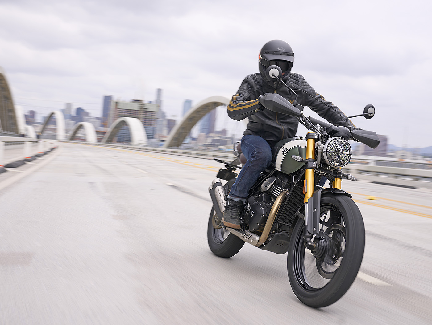 triumph
              scrambler 400 x