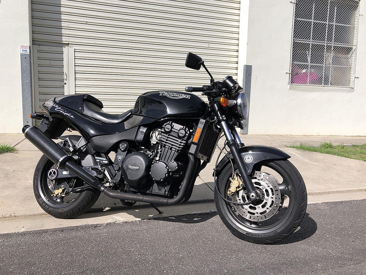 triumph
              speed triple