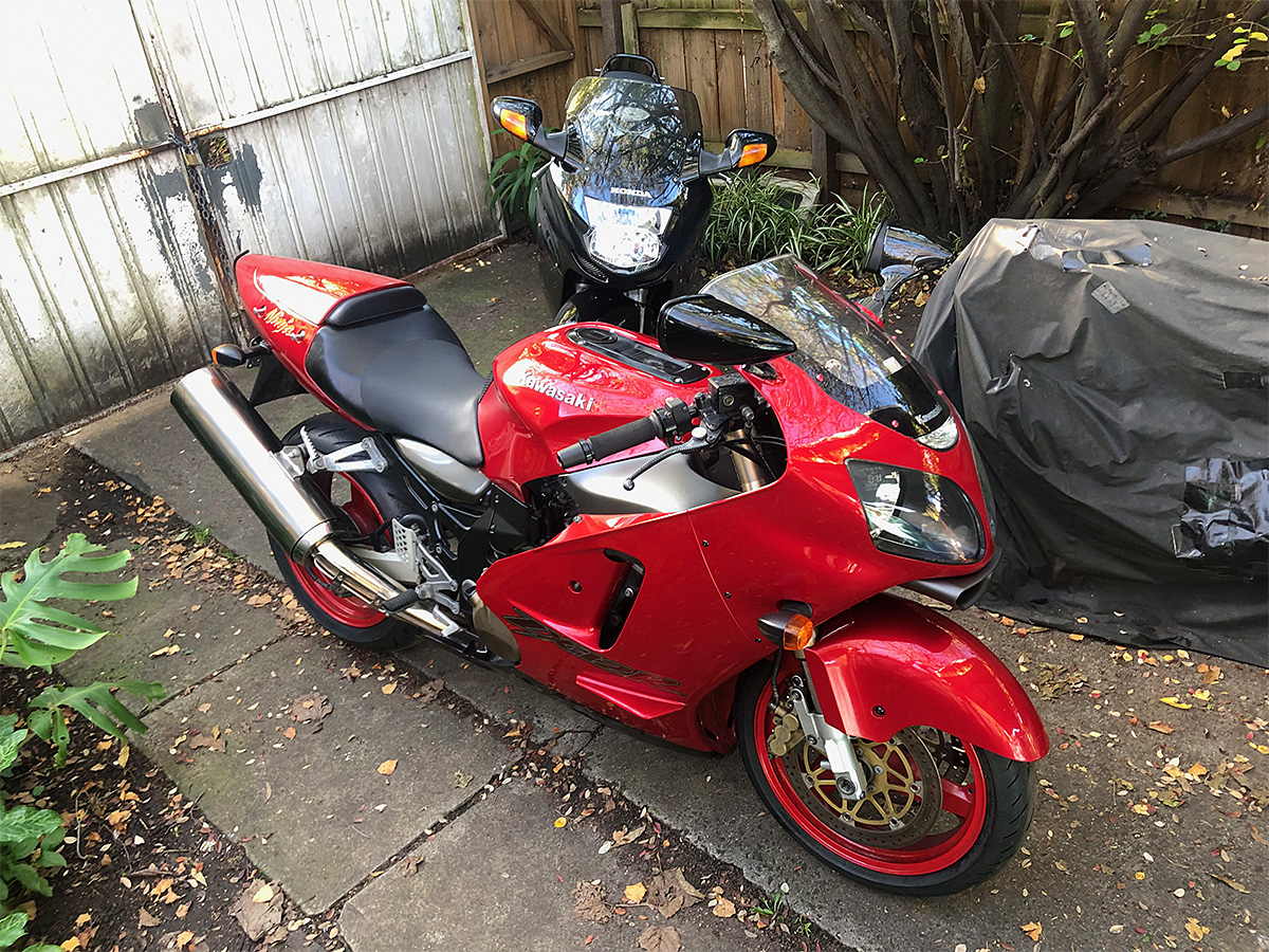 kawasaki ZX-12R and
              Honda Blackbird