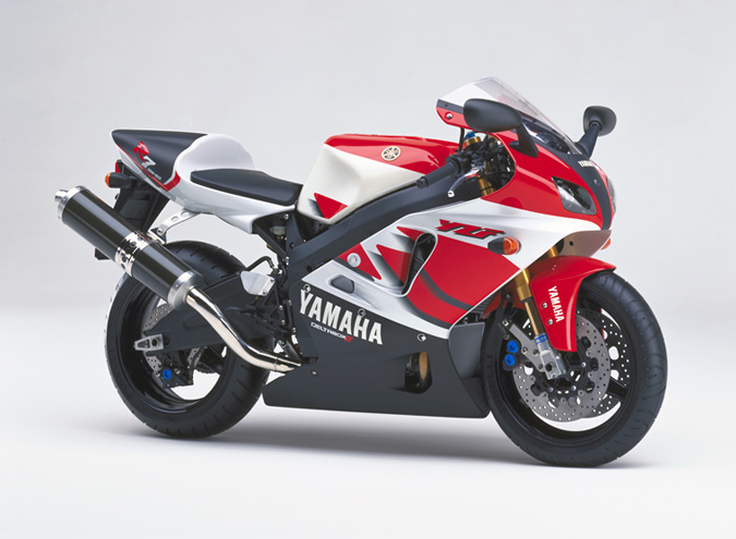 Yamaha R7