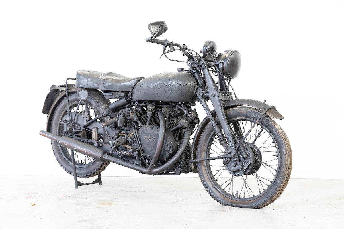 vincent
              black shadow crispy