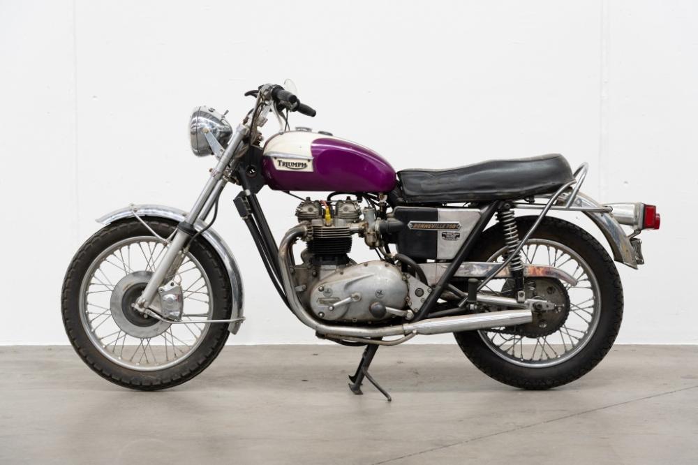 triumph
              bonneville T140