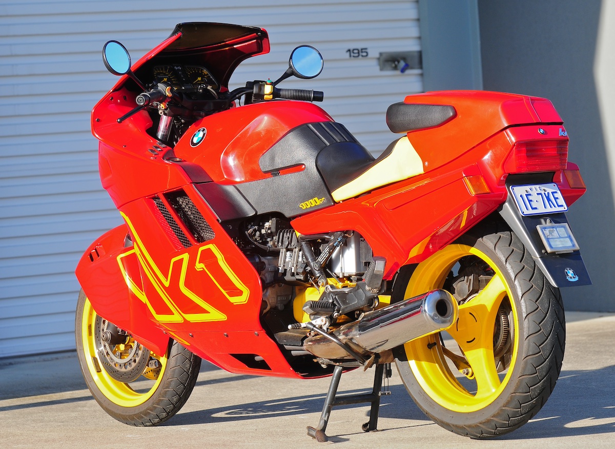 BMW
              K1
