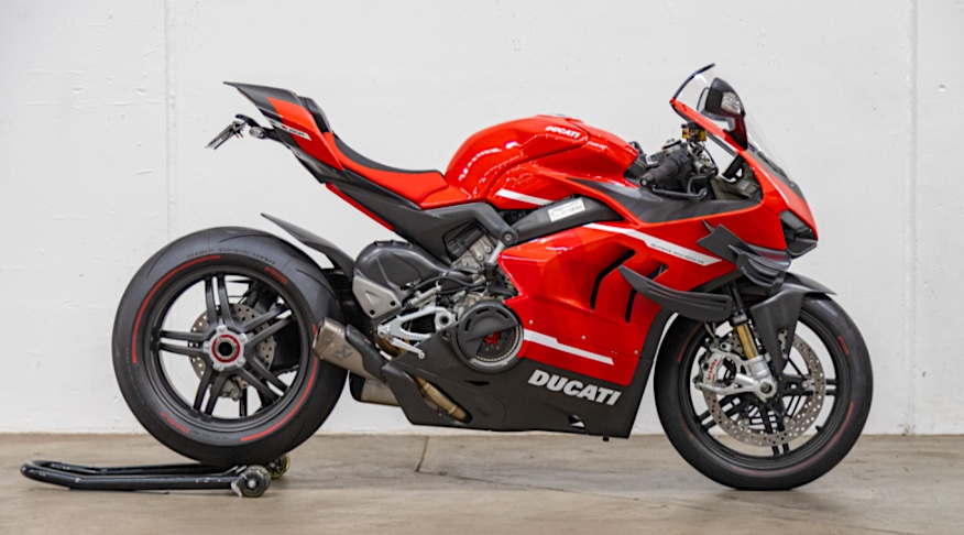 Ducati v4 superleggera 2020
