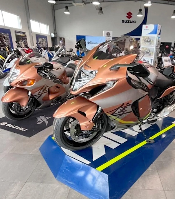 suzuki hayabusa gen 3 with gen 1 livery